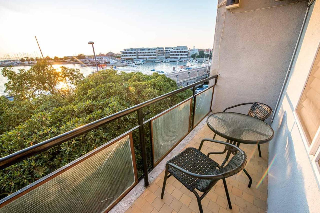 Amazing Seaview Apartment With A Balcony Near The Beach - Kneza Trpimira I Zadar Exterior foto