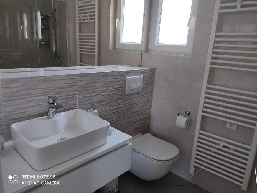 Amazing Seaview Apartment With A Balcony Near The Beach - Kneza Trpimira I Zadar Exterior foto